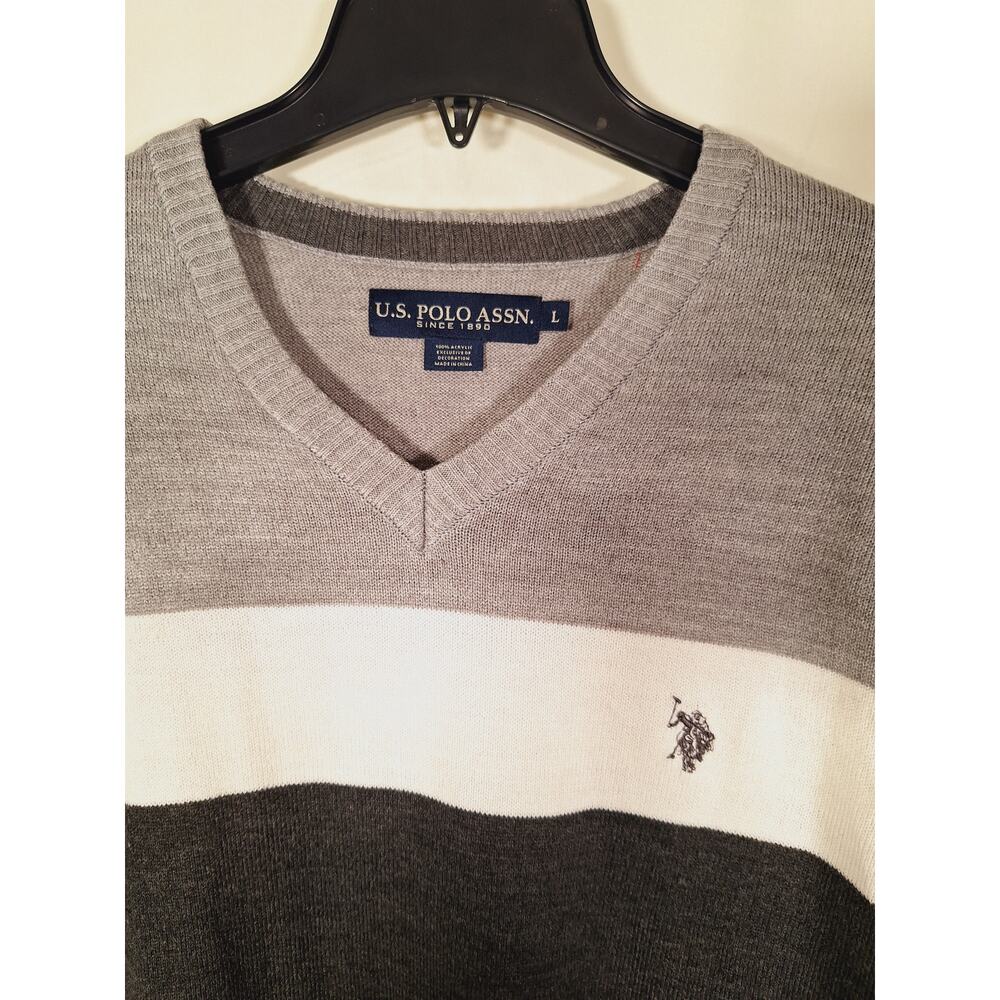 U.S. Polo Assn. Men's Gray/White/Black V-Necked Sweater Large - Picture 5 of 5